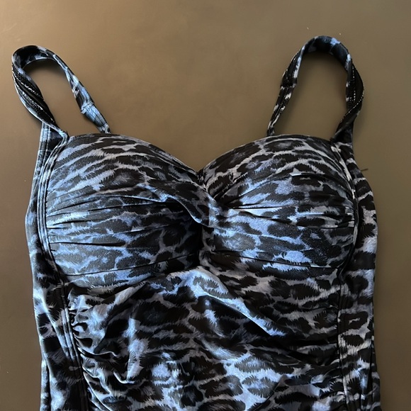 Australian Nip and Tuck Joanne one piece swimwear Aus 10/US 6 Blue Lepard print - Picture 4 of 7